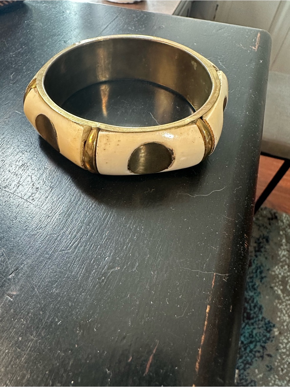 Premier Designs Cream and Gold Chunky Bangle Bracelet